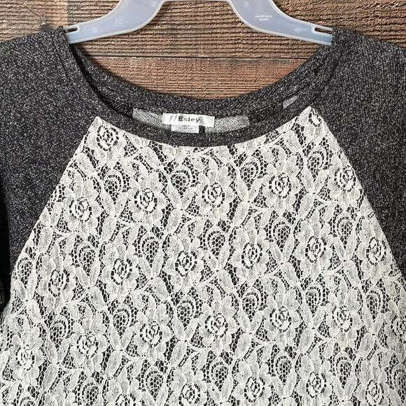 Esley Gray Open Lattice Back Long Sleeve Top Ivory Lace Front Size Medium - Picture 4 of 9